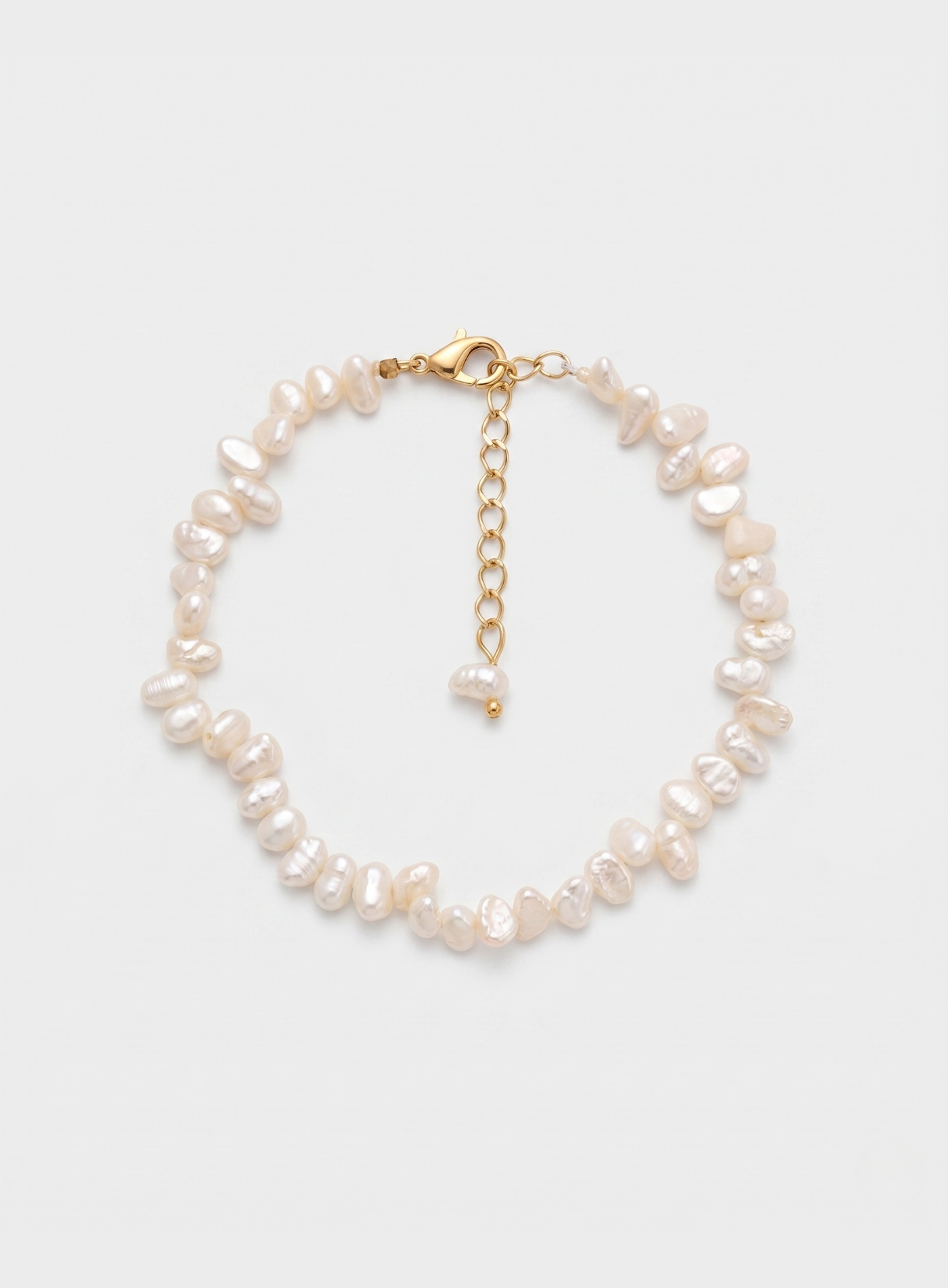 Perlestille armbånd