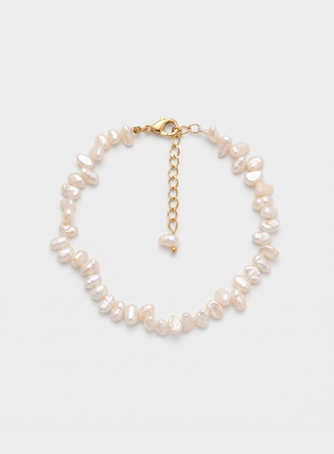 Perlestille armbånd