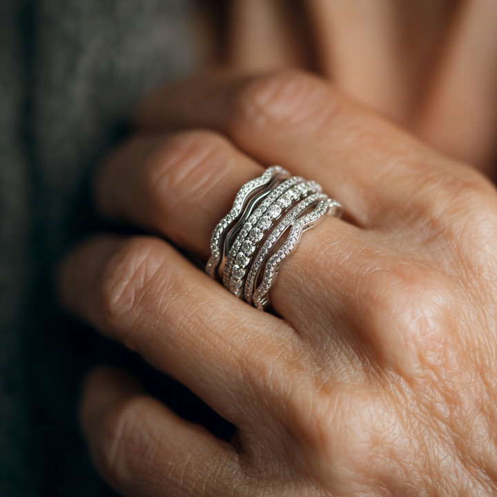 Vintage ring med lagdelte zirkoner