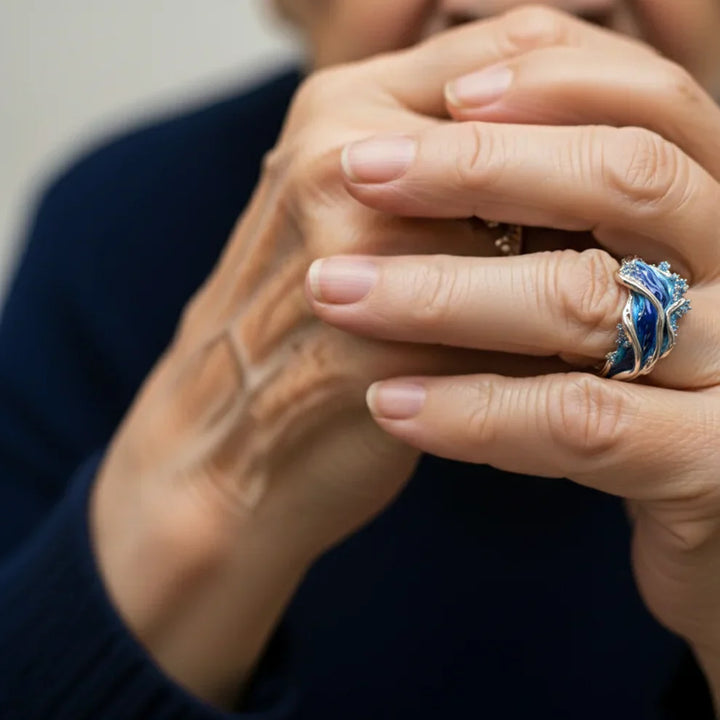 Anillo Vintage Dorado con Onda del Océano