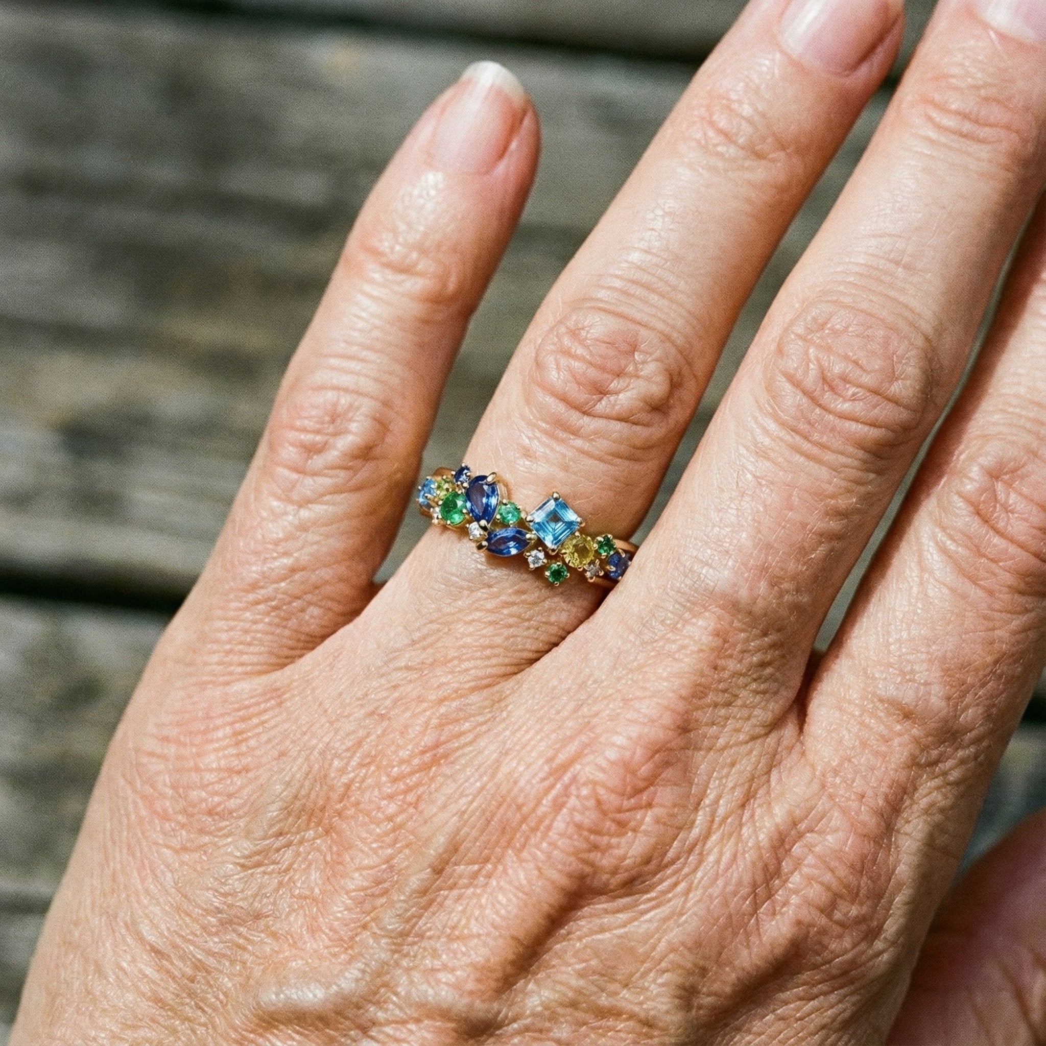 Anillo Vintage Multicolorido con Piedras Preciosas y Oro