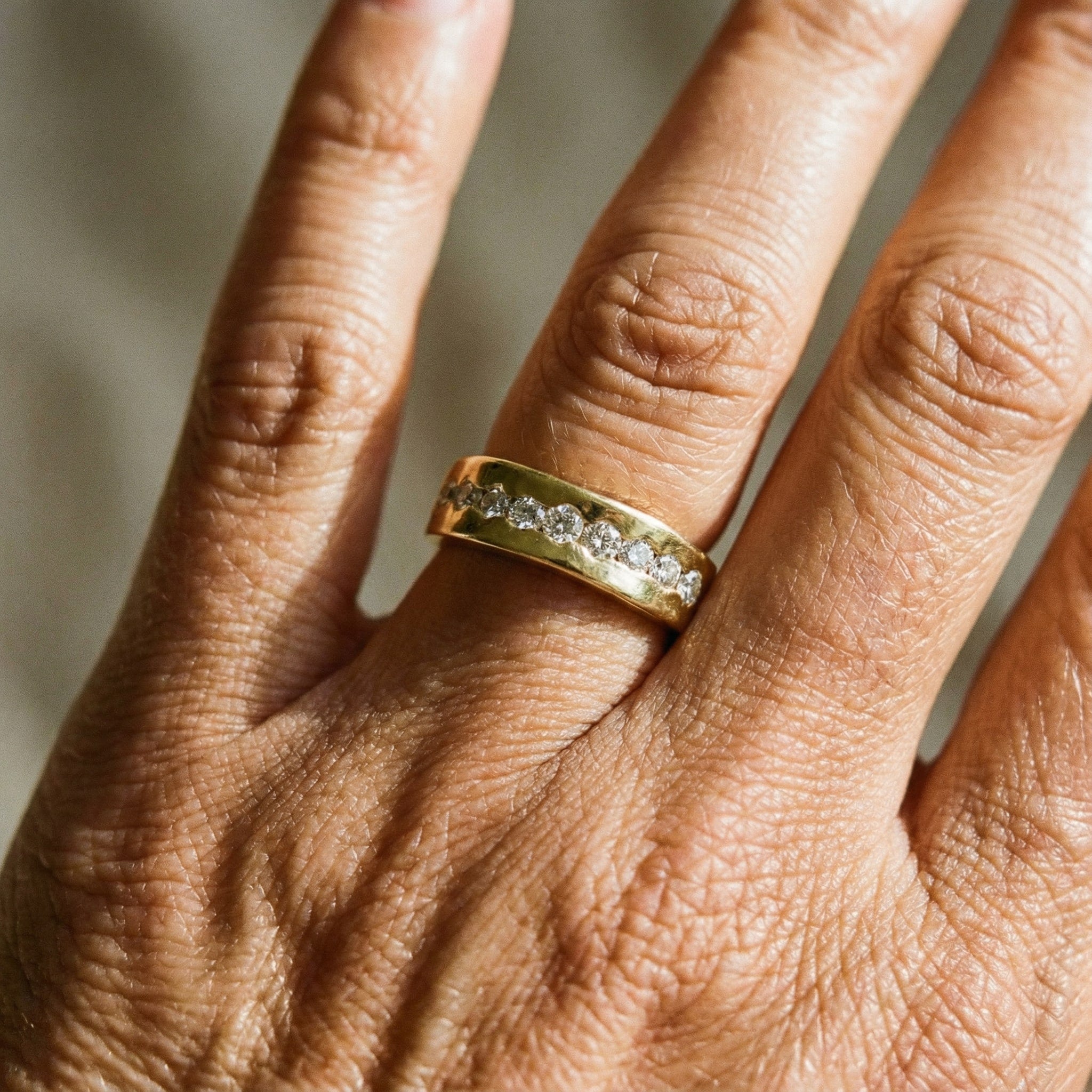 Vintageguldring med cubic zirconia
