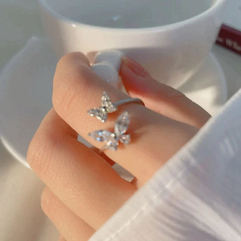 Anillo Ajustable Brillante Mariposa en Plata