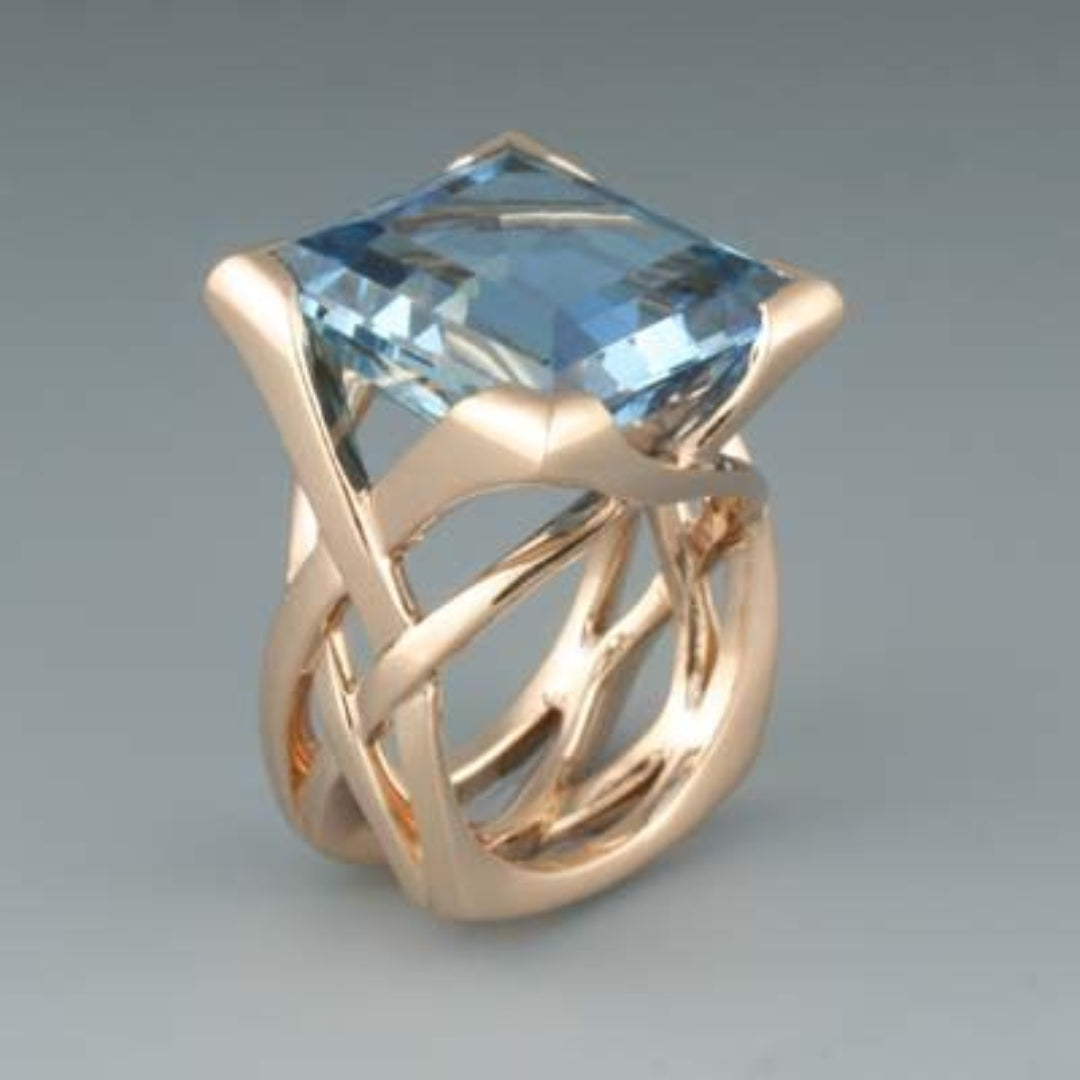 Vintage Ring i Rosa Guld med Blå Zirkon