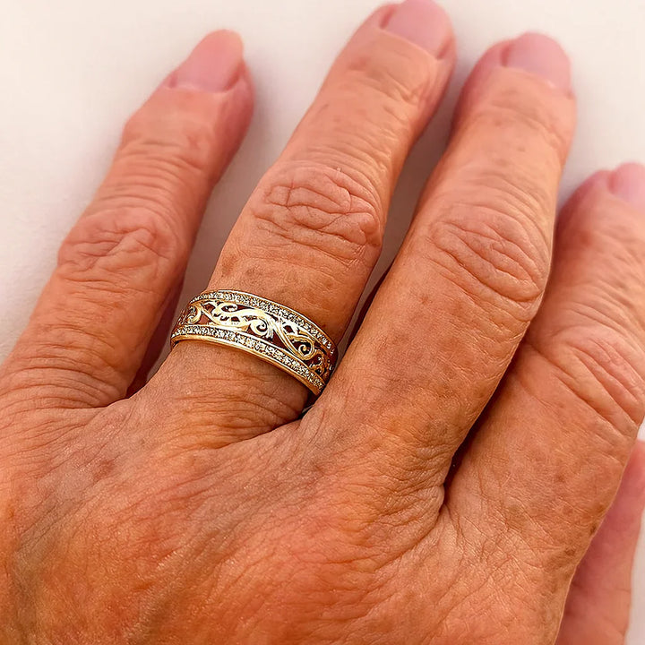 Glinsende og hule guldring