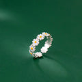 Anillo de plata en forma de margarita