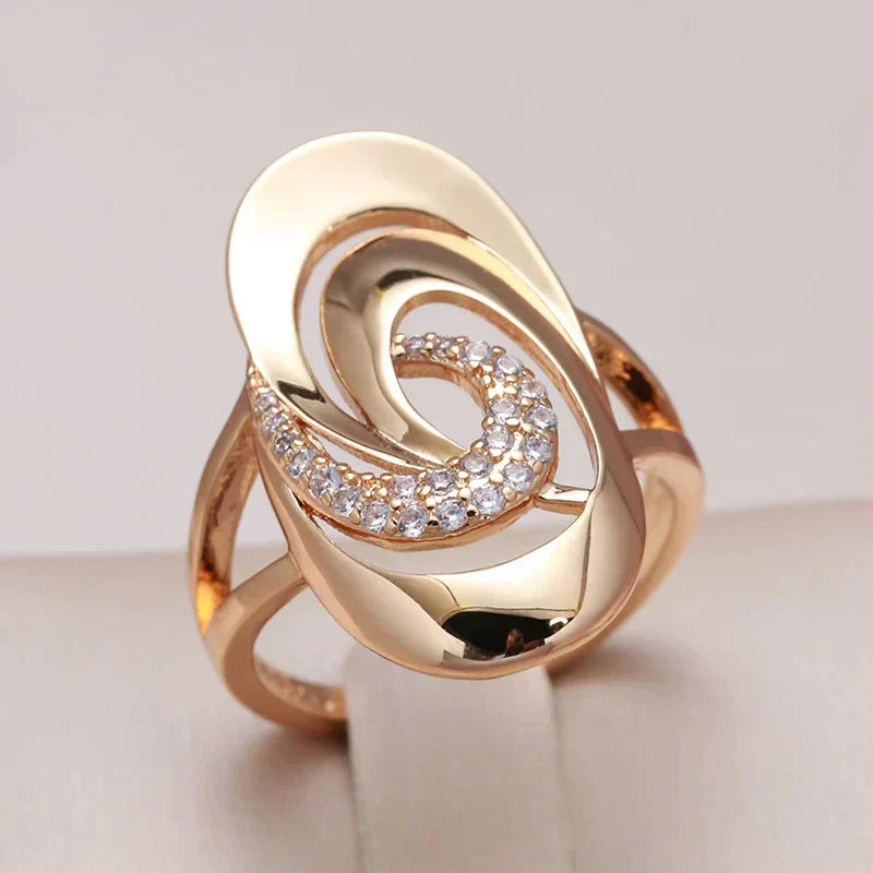Elegant Spiralring med Zirkonia i Guld