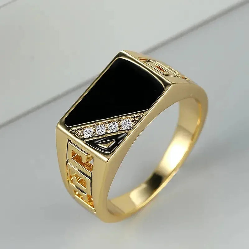 Old Money-ring i guld og krystaller