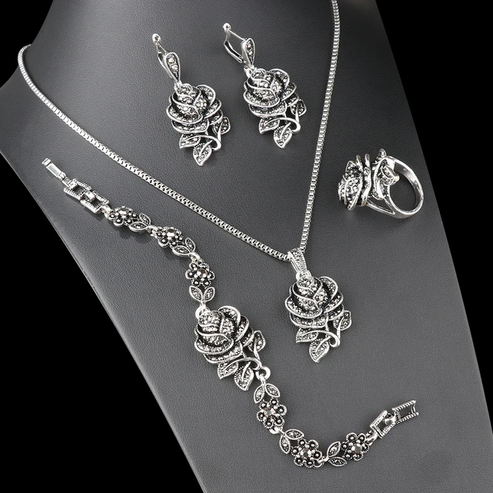 Eleganten Srebrni Nabor s Cirkonom