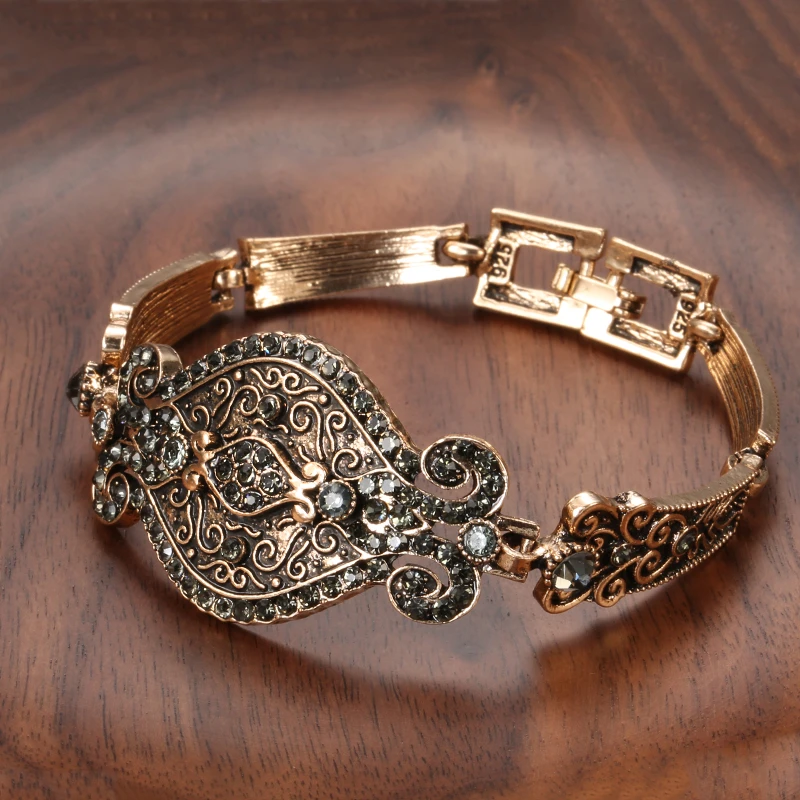 Elegantt armbånd af sort krystal