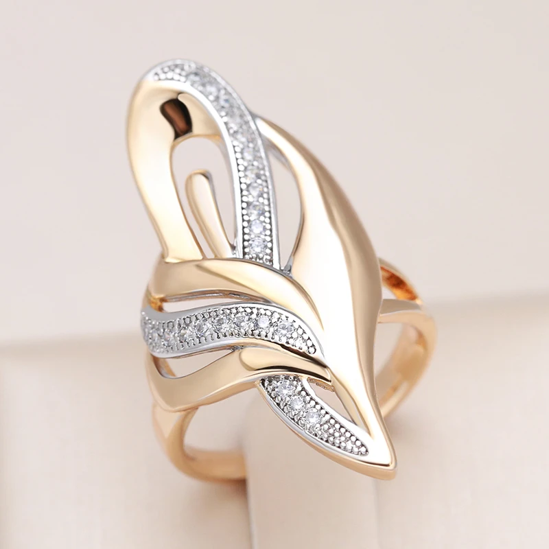 Elegant gylden ring med spidser