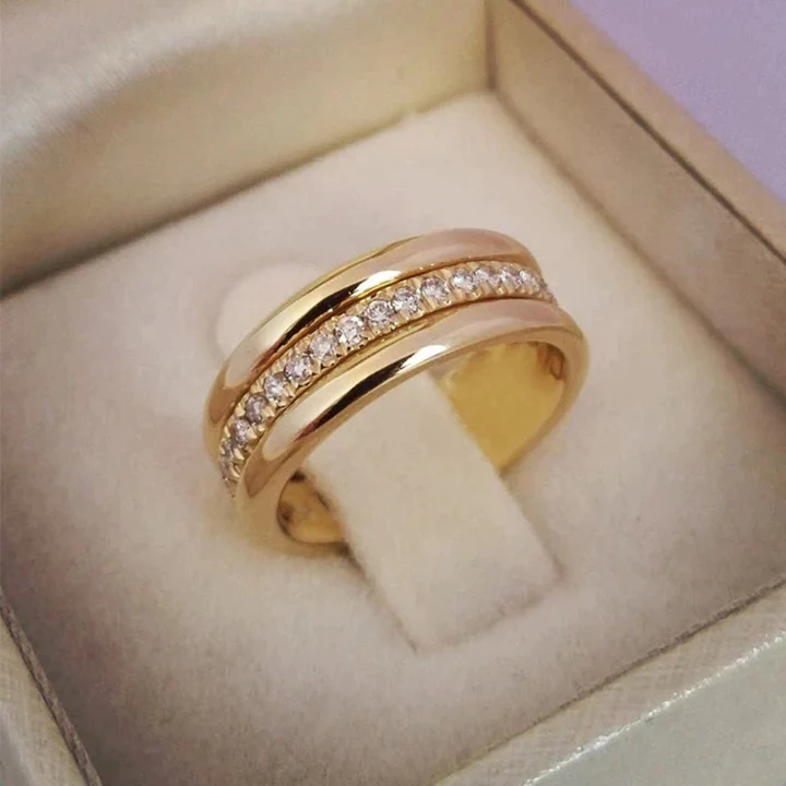 Ring med vintage kubisk zirkonvedhæng