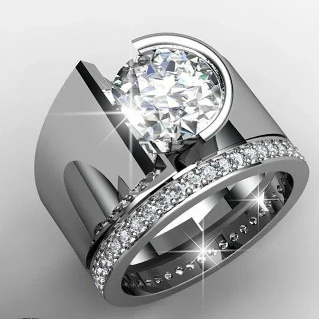 Anillo vintage plateado con zirconia brillante
