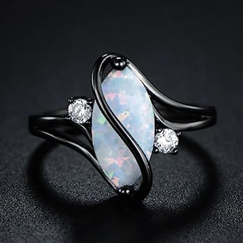 Snoet sort og opal vintage ring