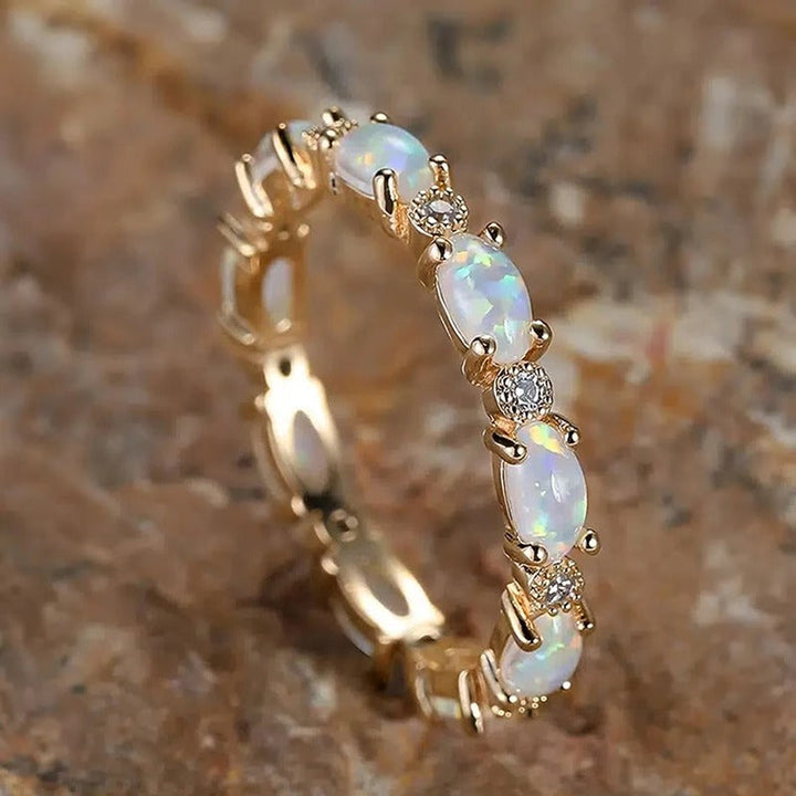 Vintage guldring med opal eternity