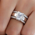 Anillo Vintage con Incrustaciones de Vidrio